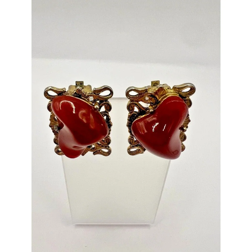 Vintage Red Cabochon Clip On Earrings‎ Gold Tone Filigree Retro Statement Glam